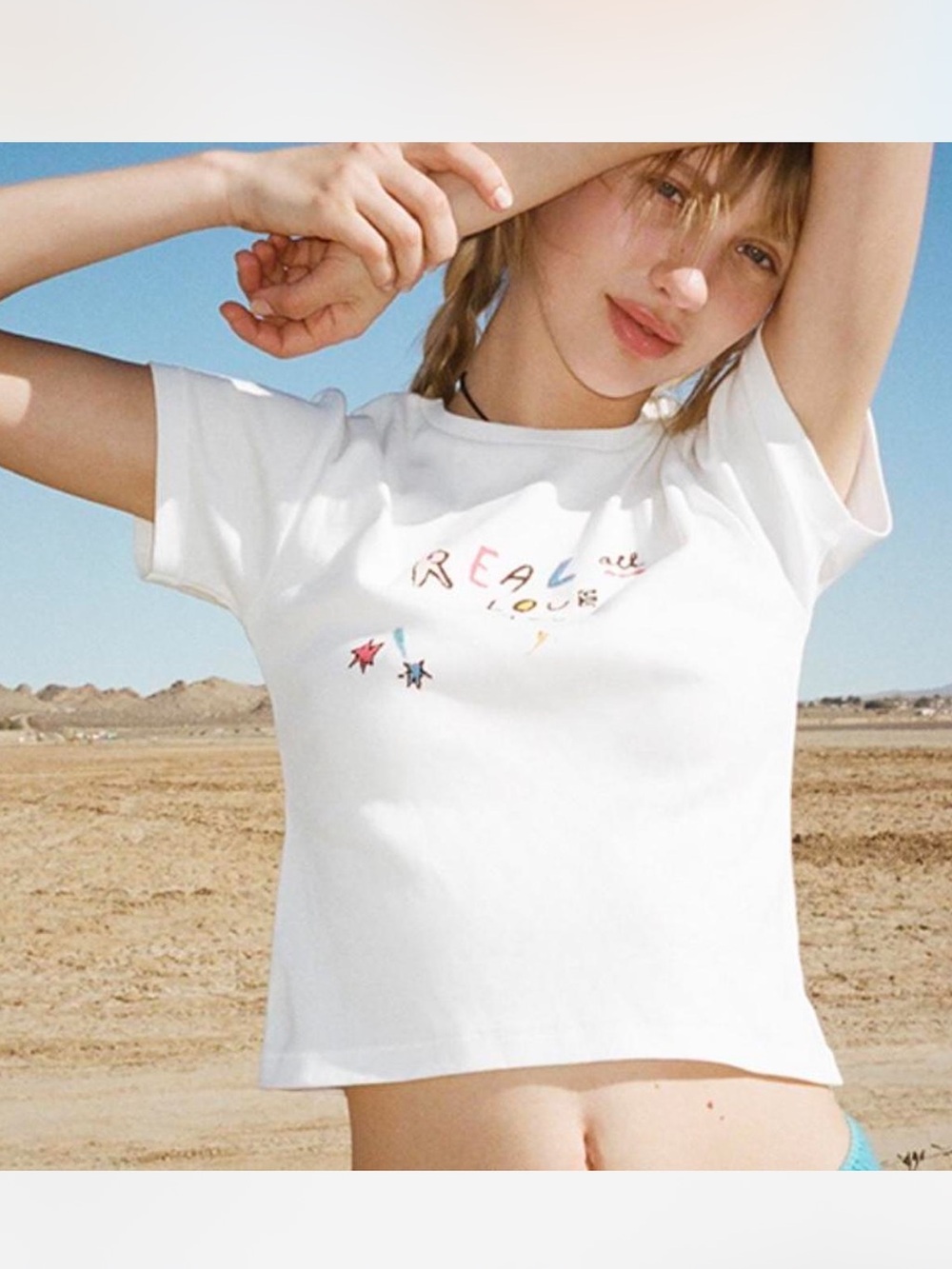 Réalisation Par Real Love Tee Baby Tee Embroidered Art Small cotton
